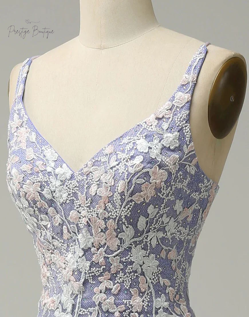 Gorgeous Mermaid V-Neck Prom Dress with Appliques