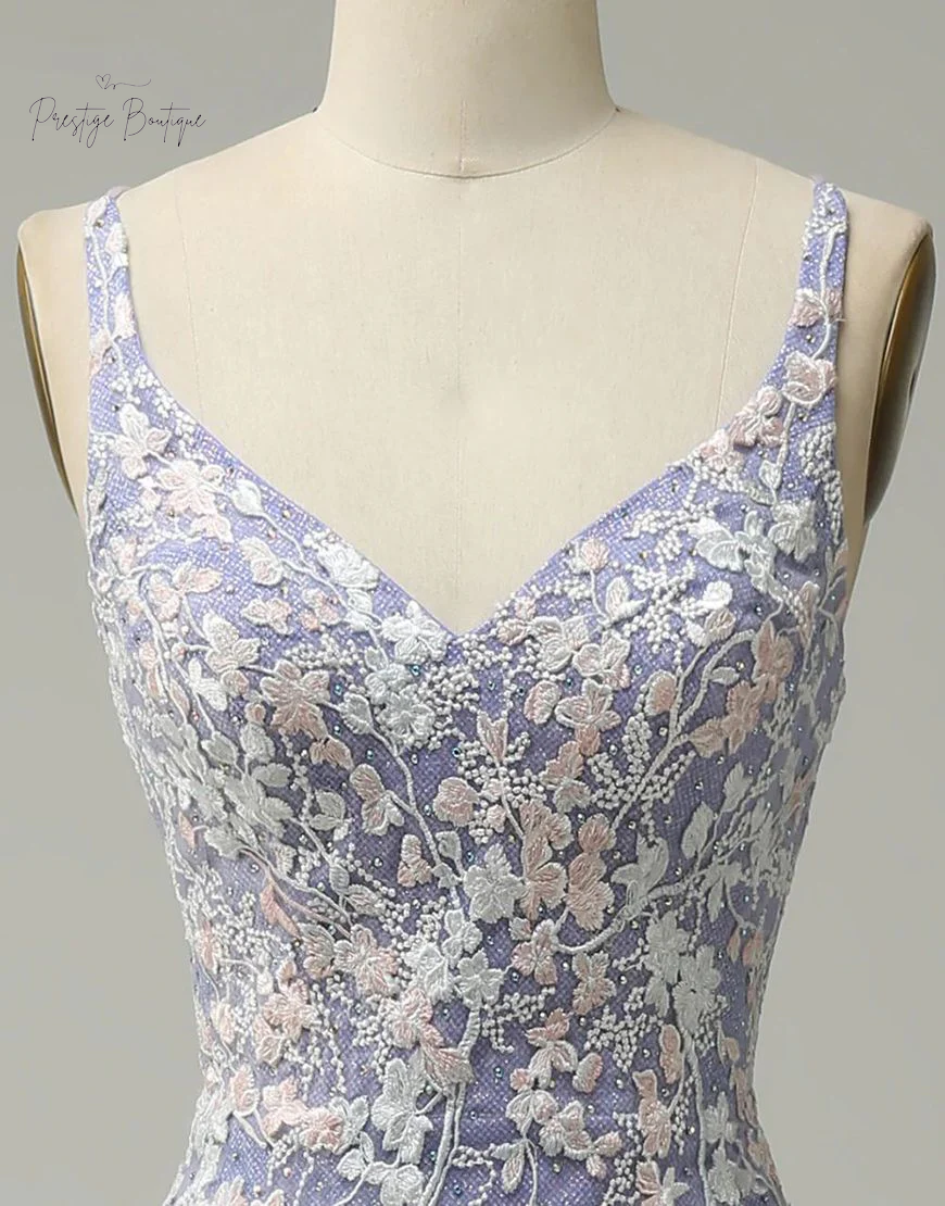 Gorgeous Mermaid V-Neck Prom Dress with Appliques